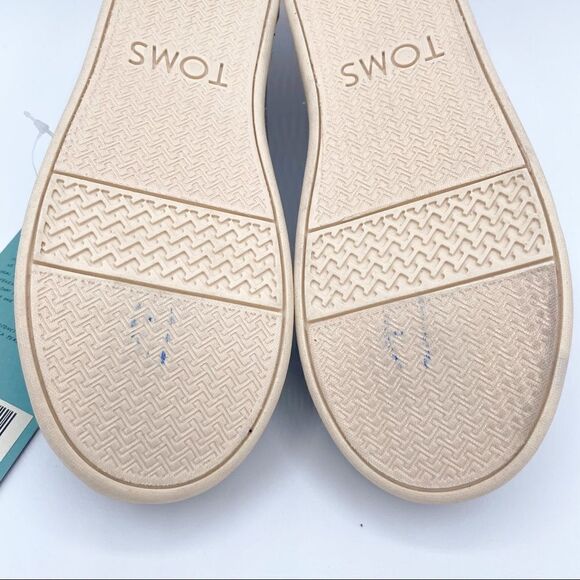 Toms Youth Classic Shoes NWT Size 6 - Picture 5 of 7